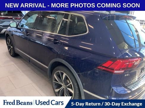 Used 2022 Volkswagen Tiguan SEL R-Line image 6