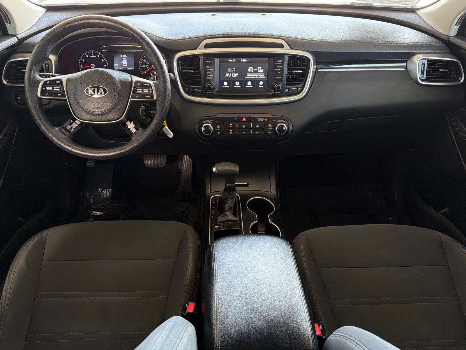 Used 2019 Kia Sorento L FWD image 12
