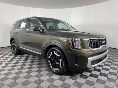 Used 2024 Kia Telluride EX w/ EX Captain's Chair Package