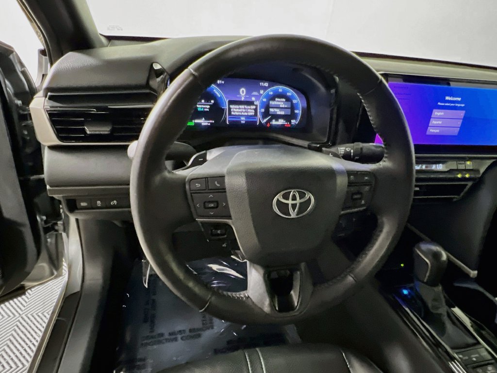 Used 2025 Toyota Camry XSE FWD image 15