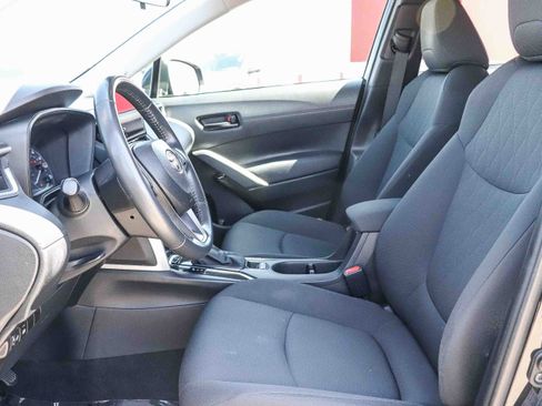 Certified 2024 Toyota Corolla Cross LE w/ Moonroof Package AWD/4WD image 17