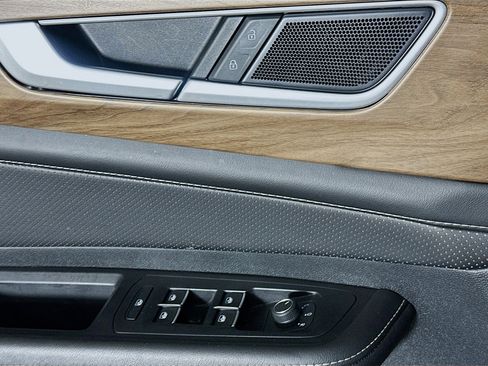 Used 2025 Volkswagen Atlas SE image 15