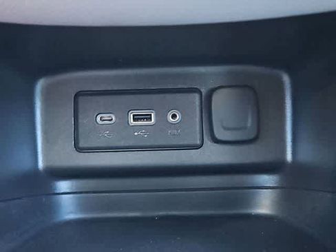 Used 2021 Chevrolet Equinox LS w/ LS Convenience Package image 29