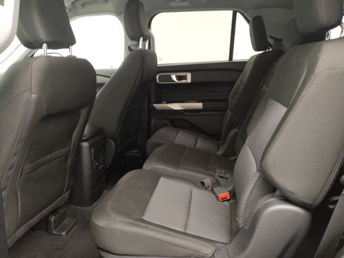 Used 2022 Ford Explorer XLT AWD/4WD image 18