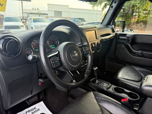 Used 2015 Jeep Wrangler Unlimited Sahara w/ Max Tow Package AWD/4WD image 21