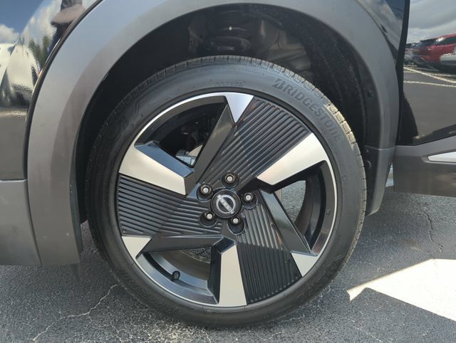 Certified 2025 Nissan Kicks SR FWD image 46