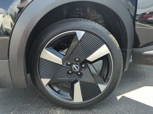 Certified 2025 Nissan Kicks SR FWD image 46