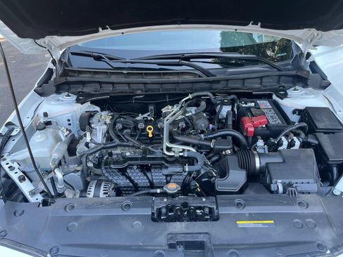 Used 2025 Nissan Altima 2.5 SV FWD image 32