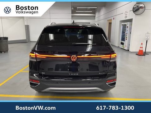New 2026 Volkswagen Taos SE image 3