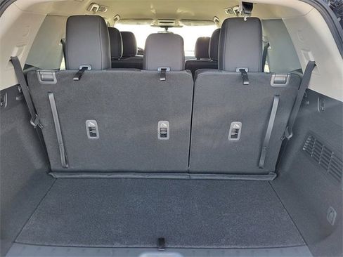 New 2025 Nissan Pathfinder SV image 12