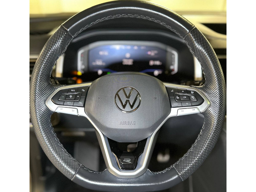 Used 2023 Volkswagen Atlas SEL R-Line AWD/4WD image 26