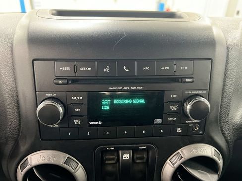 Used 2016 Jeep Wrangler Sport w/ Quick Order Package 24S AWD/4WD image 14