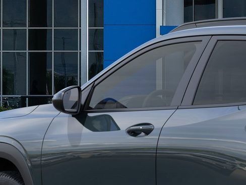 New 2026 Chevrolet Trax LT w/ Sunroof Package FWD image 12