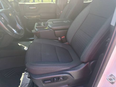 Used 2022 Chevrolet Silverado 1500 LT AWD/4WD image 10