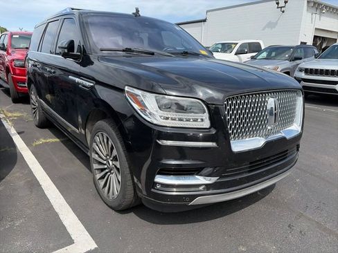 Used 2018 Lincoln Navigator Reserve w/ Technology Package AWD/4WD image 4