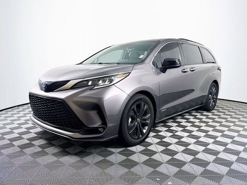 Used 2021 Toyota Sienna XSE image 48