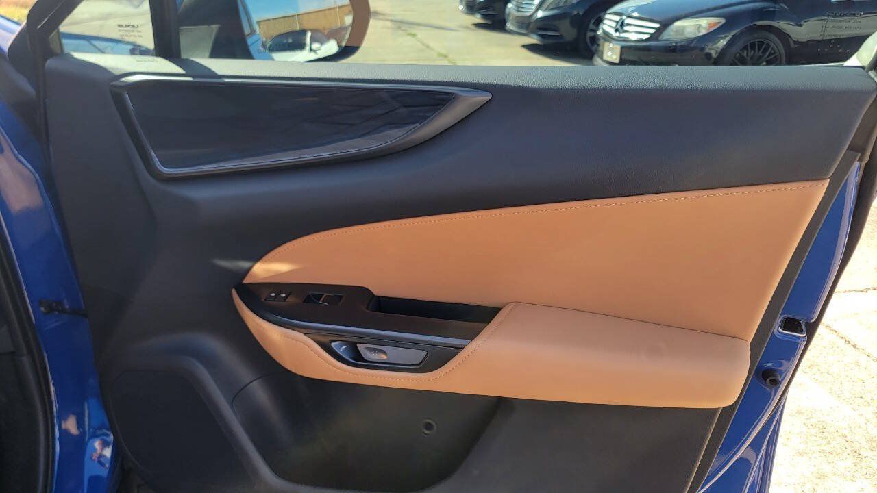 Used 2025 Lexus NX 250 FWD w/ Accessory Package (2T) image 13
