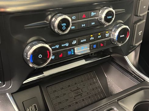 Used 2025 Ford F150 Raptor AWD/4WD image 20