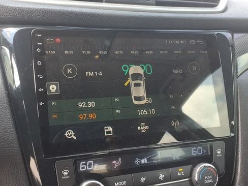 Used 2016 Nissan Rogue SL AWD/4WD image 16