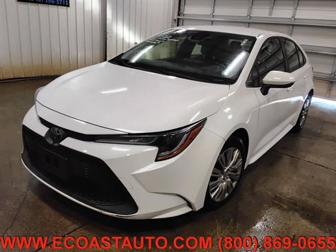 Used 2020 Toyota Corolla LE image 1
