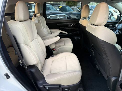 Used 2024 Subaru Ascent Premium w/ Convenience Package AWD/4WD image 19