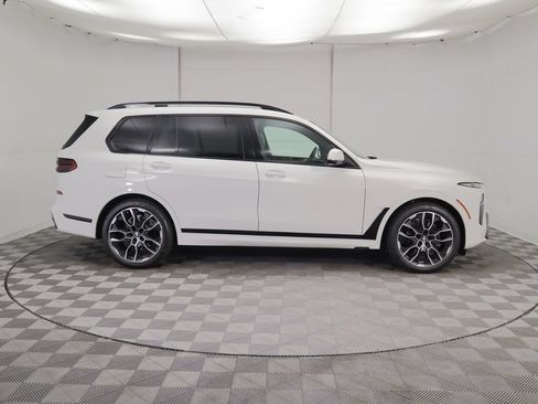 Used 2026 BMW X7 xDrive40i AWD/4WD image 5