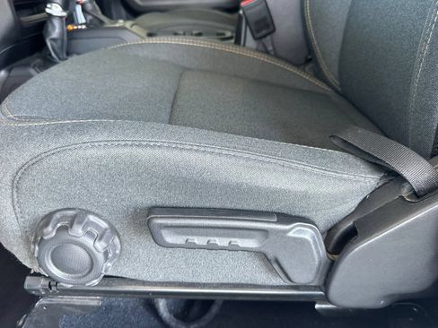 Used 2024 Jeep Wrangler Unlimited AWD/4WD image 19