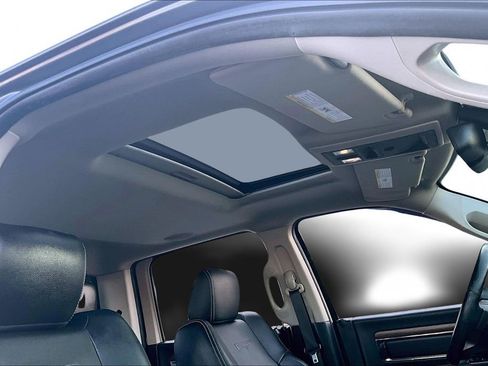 Used 2016 RAM 1500 Laramie w/ Convenience Group image 28