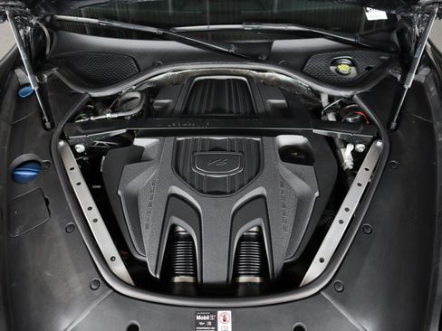 Certified 2025 Porsche Panamera RWD image 24