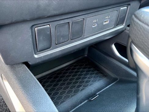 Used 2024 Nissan Frontier SV AWD/4WD image 29
