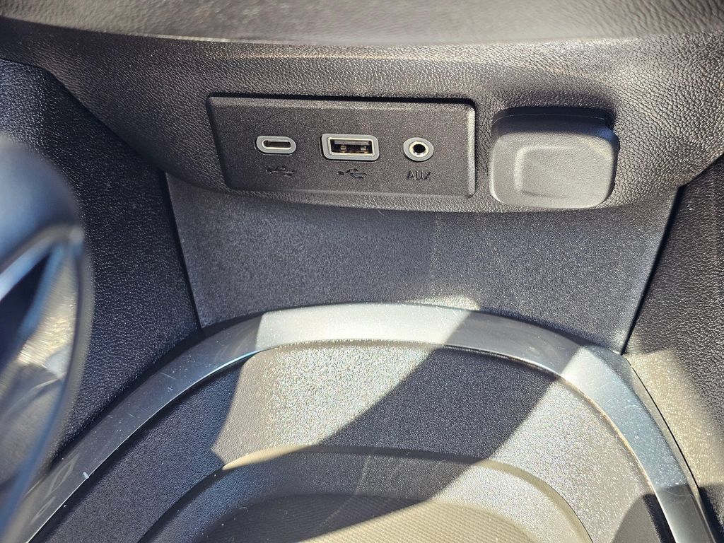 Used 2024 Chevrolet Malibu LT w/ Sport Edition FWD image 32