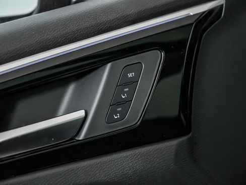 New 2025 Mitsubishi Outlander SEL image 12