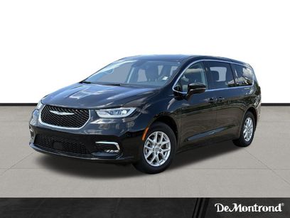 Used 2024 Chrysler Pacifica Touring-L