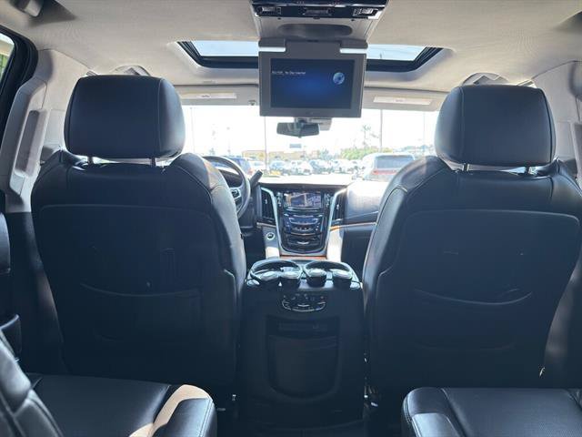 Used 2020 Cadillac Escalade Premium Luxury w/ LPO, Radiant Package RWD image 15