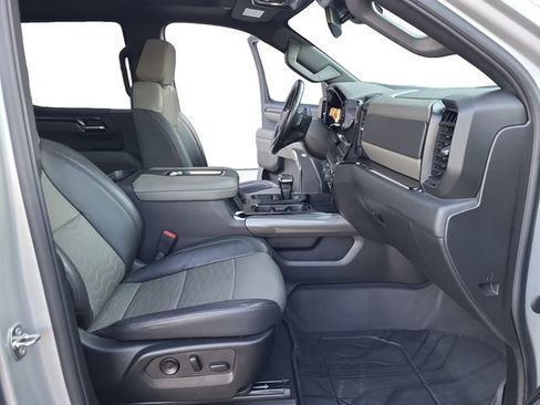 Used 2022 Chevrolet Silverado 1500 ZR2 image 26
