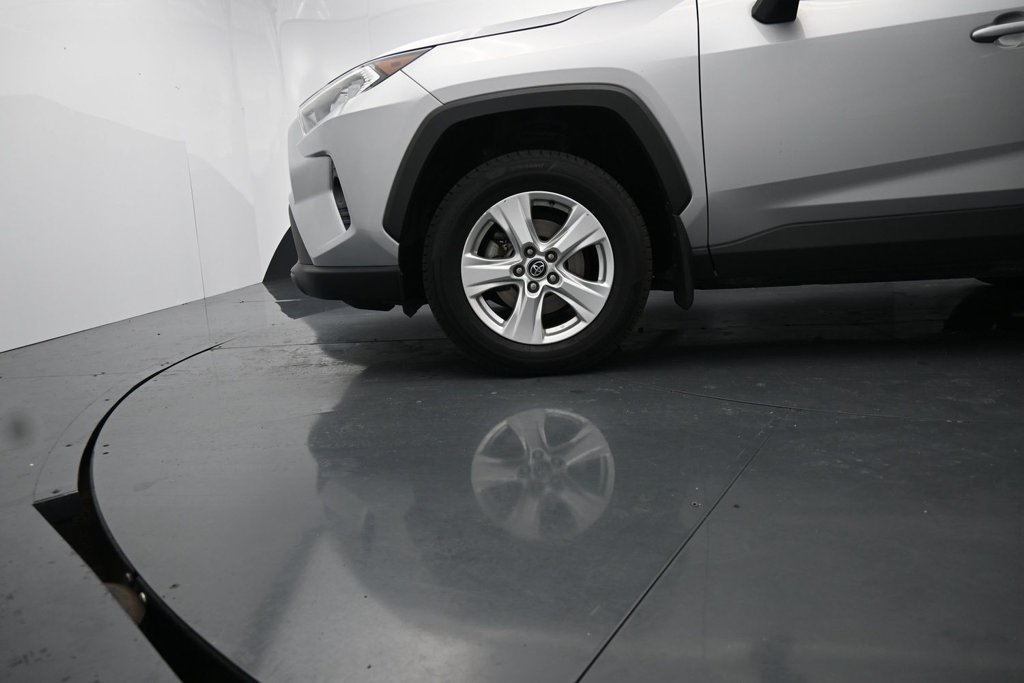Used 2021 Toyota RAV4 XLE AWD/4WD image 15