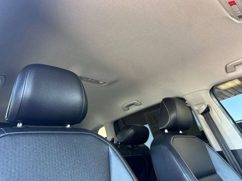 Used 2022 Volkswagen Tiguan SE image 19