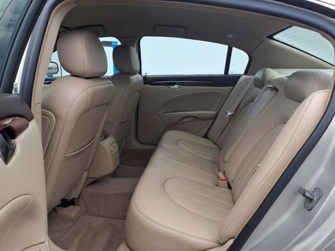 Used 2008 Buick Lucerne CXL w/ Luxury Package FWD image 12