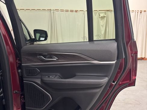 New 2026 Jeep Grand Cherokee Limited AWD/4WD image 33