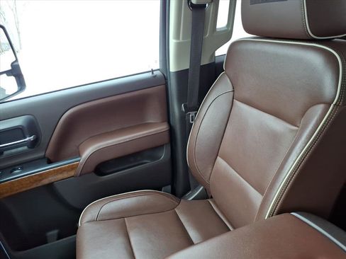 Used 2015 Chevrolet Silverado 2500 High Country w/ Duramax Plus Package image 31