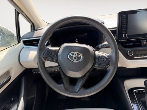 Used 2022 Toyota Corolla LE FWD image 12
