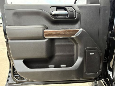 Used 2021 Chevrolet Silverado 1500 LT Trail Boss w/ Convenience Package II AWD/4WD image 8