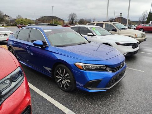 Used 2024 Honda Civic EX image 3