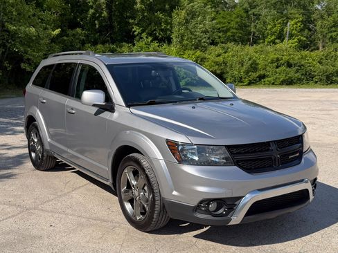 Used 2016 Dodge Journey Crossroad w/ Popular Equipment Group FWD image 1