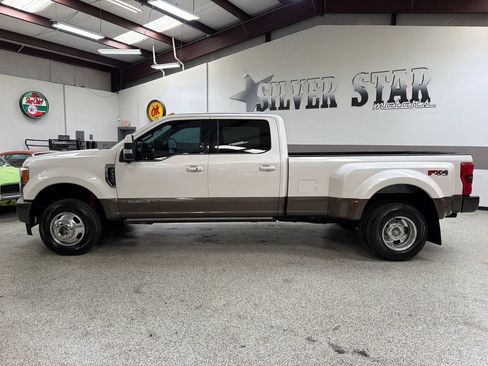 Used 2017 Ford F350 King Ranch w/ King Ranch Ultimate Package AWD/4WD image 3