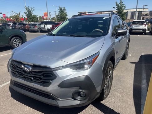 Used 2024 Subaru Crosstrek 2.0i Premium AWD/4WD image 2