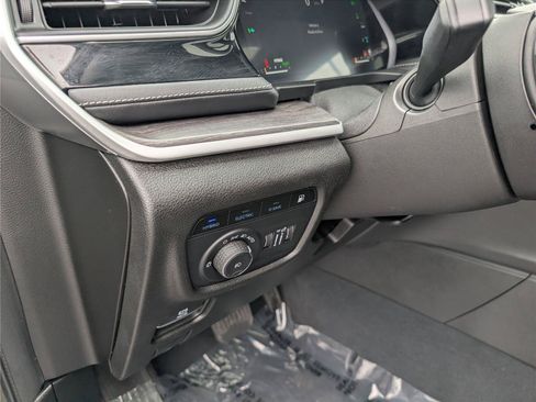 Used 2023 Jeep Grand Cherokee 4WD 4xe image 24