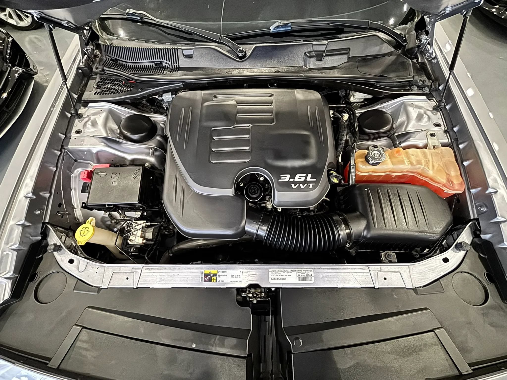 Used 2015 Dodge Challenger SXT Plus RWD image 38