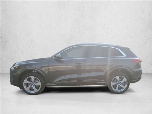 Used 2025 Audi Q5 Premium Plus w/ Premium Plus AWD/4WD image 8