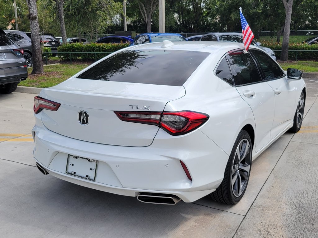 Used 2025 Acura TLX w/ Technology Package FWD image 7